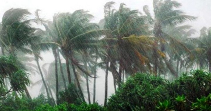 দুপুর ১টা পর্যন্ত ১৮ অঞ্চলে সর্বোচ্চ ৬০ কি.মি. গতিতে ঝড়-বৃষ্টির পূর্বাভাস