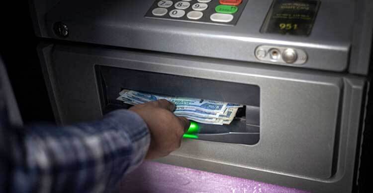 ব্যাংকের সিস্টেমে ত্রুটির কারণে ৪শ কোটি টাকা তুলে নিয়েছে গ্রাহকরা