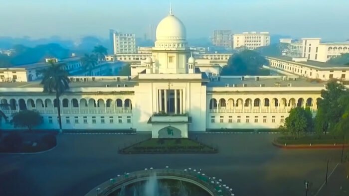 সুপ্রিম কোর্ট ভবনের ছাদ চুয়ে পানি, বিচারকাজে বিঘ্ন