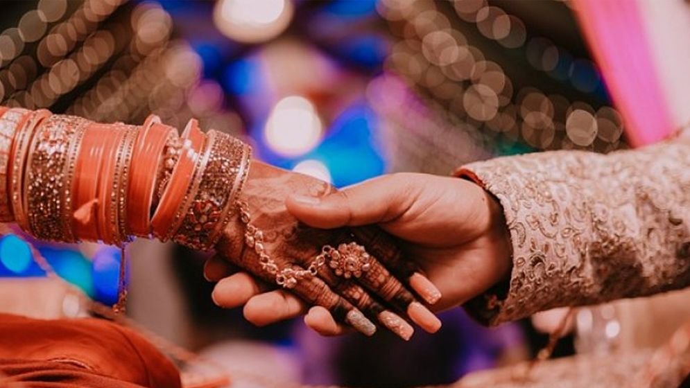 দেশে কখনও বিয়ে না করা পুরুষ বেশি, নারী কম