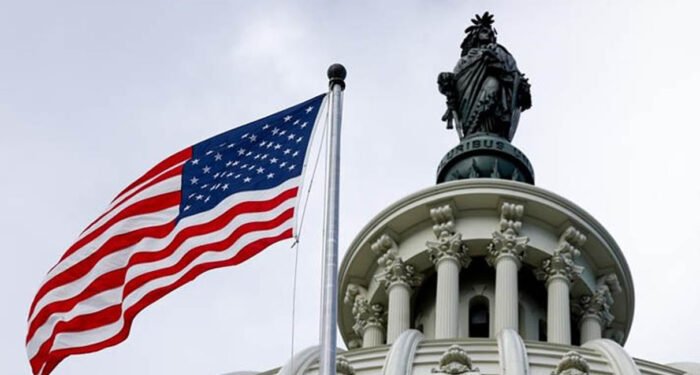 বাংলাদেশে বিনিয়োগে বাধা ঘুষ দুর্নীতি, অস্বচ্ছতা