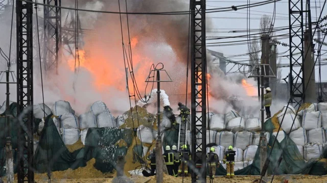 কিয়েভে রাশিয়ার একাধিক হামলা, বিভিন্ন স্থানে বিস্ফোরণ