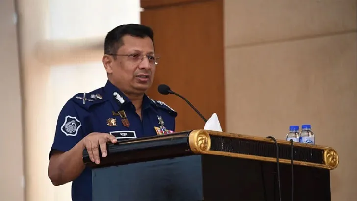 ঈদযাত্রায় বাড়তি ভাড়া চেয়ে হয়রানি করলে কঠোর ব্যবস্থা