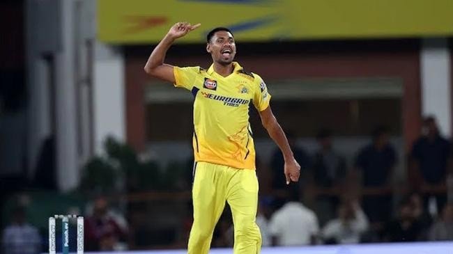 আইপিএল ছেড়ে হঠাৎ যে কারণে দেশে ফিরেছেন মোস্তাফিজ