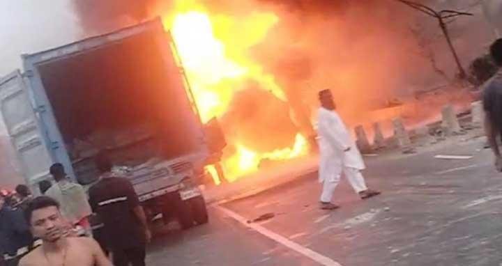 সাভারের তেলের লরিতে আগুনের ঘটনায় মৃতের সংখ্যা বেড়ে ৪