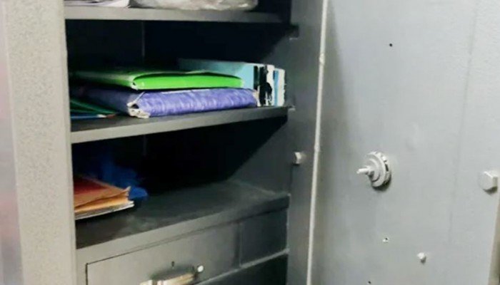 এবার কুমারখালীর ইসলামী ব্যাংকের ভল্ট ভেঙে টাকা চুরি