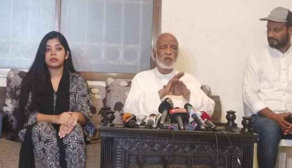 সরকার যেখানে হাত দিয়েছে সেখানেই ব্যর্থ