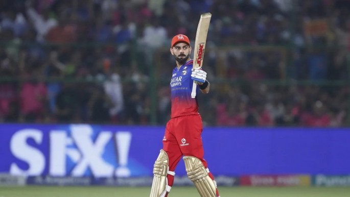 আইপিএলের প্রথম সেঞ্চুরি কোহলির ব্যাটে