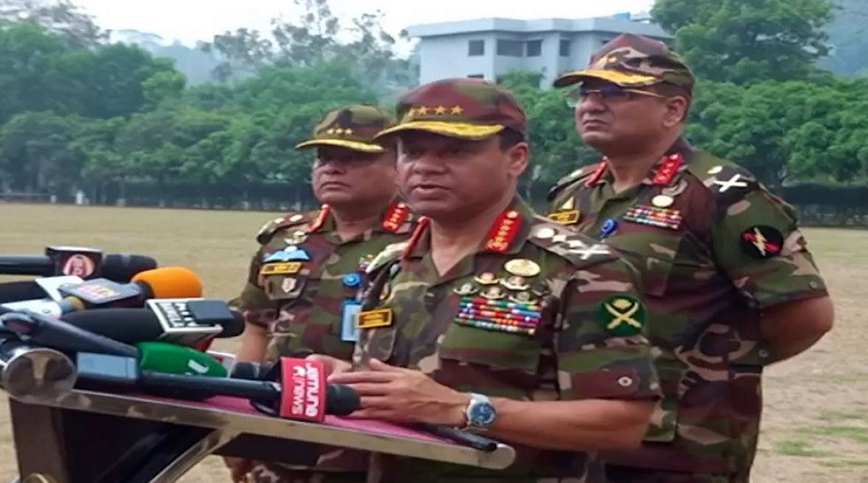 কিছু সন্ত্রাসী আটক, অস্ত্র উদ্ধার