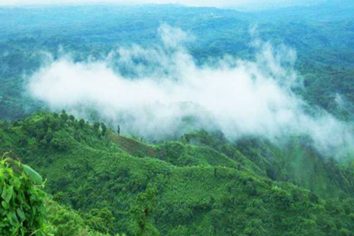 ভরা মৌসুমেও লোকসানের দুশ্চিন্তায় বান্দরবানের পর্যটন ব্যবসায়ীরা