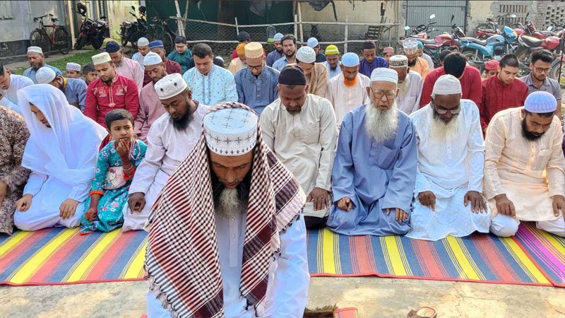 সৌদির সঙ্গে মিল রেখে ঝিনাইদহের কয়েকটি গ্রামে ঈদুল ফিতর উদযাপন