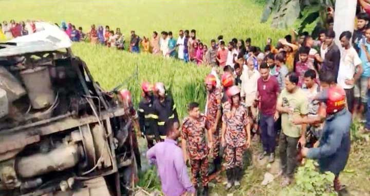 ময়মনসিংহে দুই বাসের মুখোমুখি সংঘর্ষে ২ যাত্রী নিহত