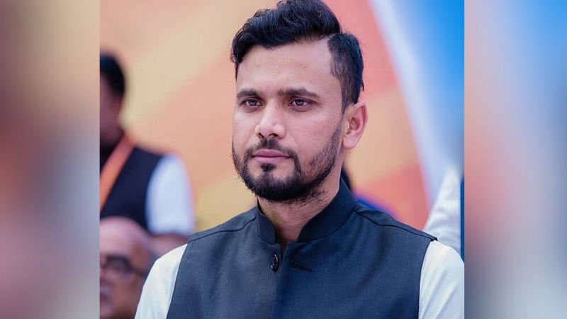 বাস মালিকদের কড়া হুঁশিয়ারি মাশরাফীর