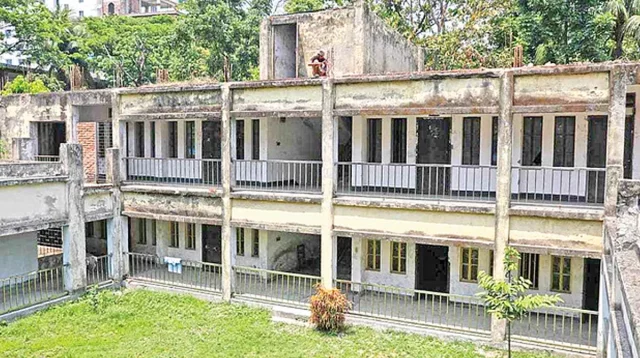 বিভিন্ন শিক্ষাপ্রতিষ্ঠানের ‘অতি ঝুঁকিপূর্ণ’ ৪৪ ভবন সিলগালার নির্দেশ