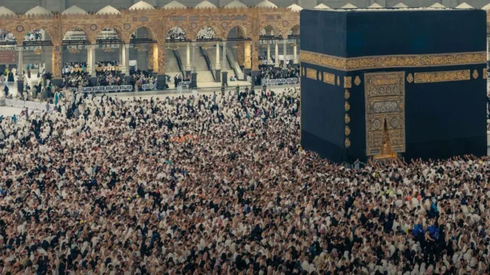 মসজিদুল হারাম ও মদিনায় রাতযাপনে ১০ লক্ষাধিক মুসল্লি