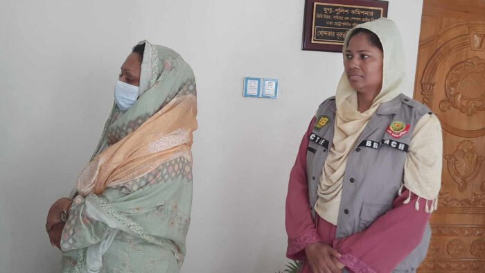 মিল্টন সমাদ্দারের স্ত্রী ডিবিতে