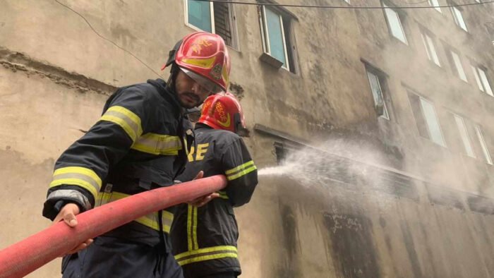 ধোলাইখালে মিউচুয়াল ট্রাস্ট ব্যাংকে আগুন