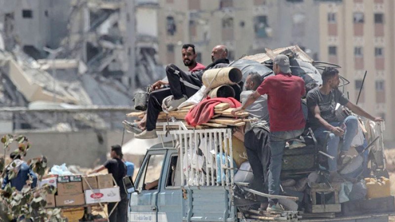 ইসরায়েলের হামলায় রাফা থেকে পালিয়েছে ৮ লাখ ফিলিস্তিনি