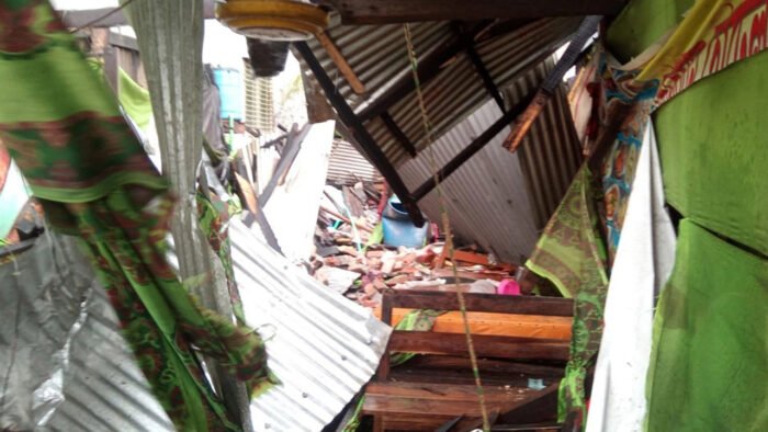 বরিশালে ভবনের দেয়াল ধসে প্রাণ গেল ২ জনের