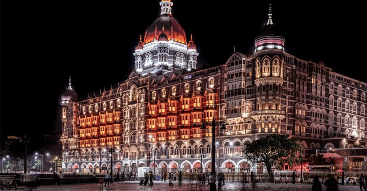 মুম্বাই বিমানবন্দর-তাজ হোটেল উড়িয়ে দেওয়ার হুমকি