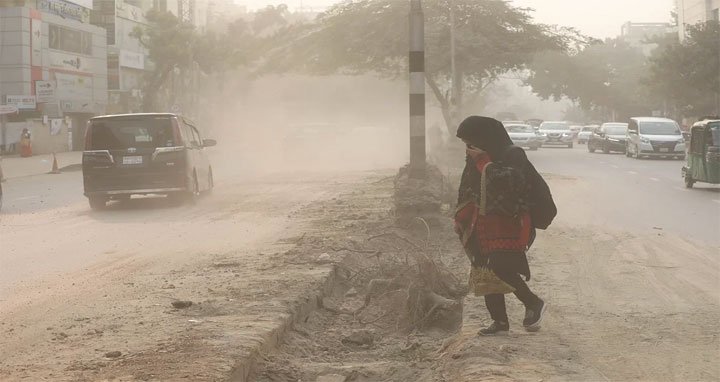 এক দিনেই বেড়েছে ঢাকার বাতাসের দূষণ