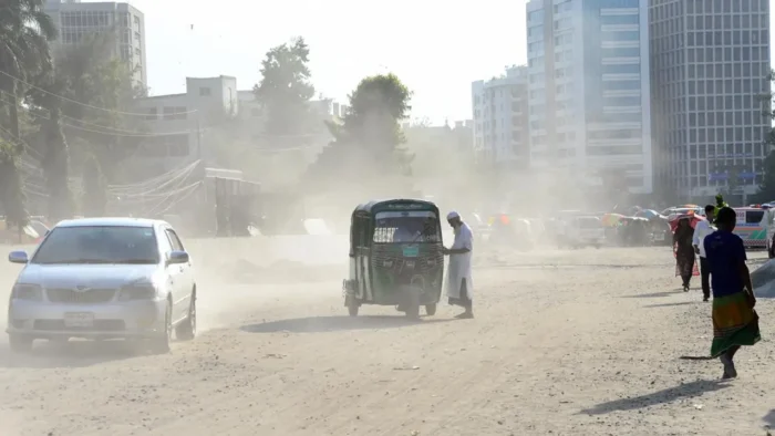 বায়ুদূষণে শীর্ষে দিল্লি, ঢাকার অবস্থান কত?