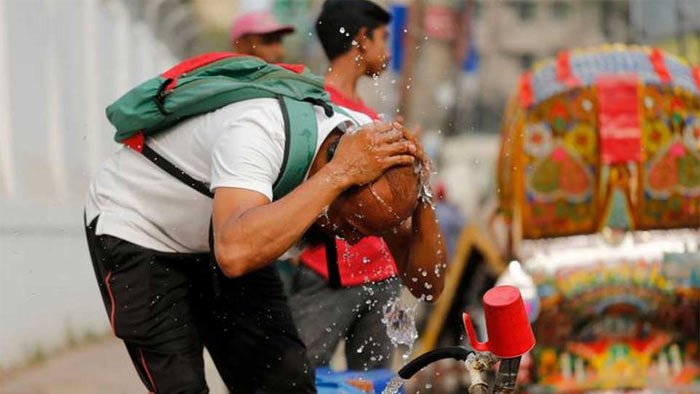 ভারতে তীব্র গরমে ৪৮ ঘণ্টায় ৩৩ জনের মৃত্যু