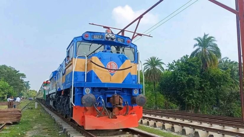 বেনাপোল থেকে ট্রেন ছাড়ল মোংলায়