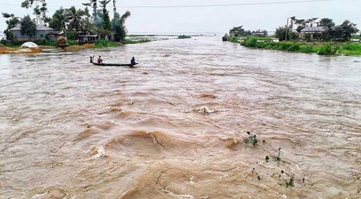 তীব্র স্রোতে সুরমা নদীতে নৌকাডুবি, শিশুসহ নিখোঁজ ৩