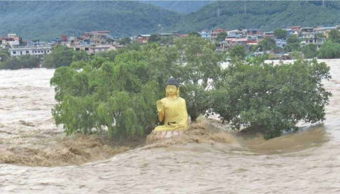 নেপালে বন্যা ও ভূমিধসে মৃত ১৪