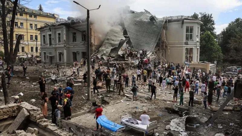 শিশু হাসপাতালসহ ইউক্রেনের একাধিক শহরে হামলা, নিহত ৪১