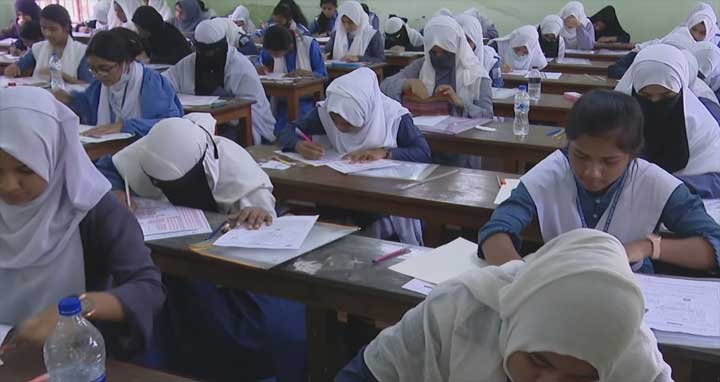 বন্যা পরিস্থিতির মধ্যে সিলেটে এইচএসসি পরীক্ষা শুরু