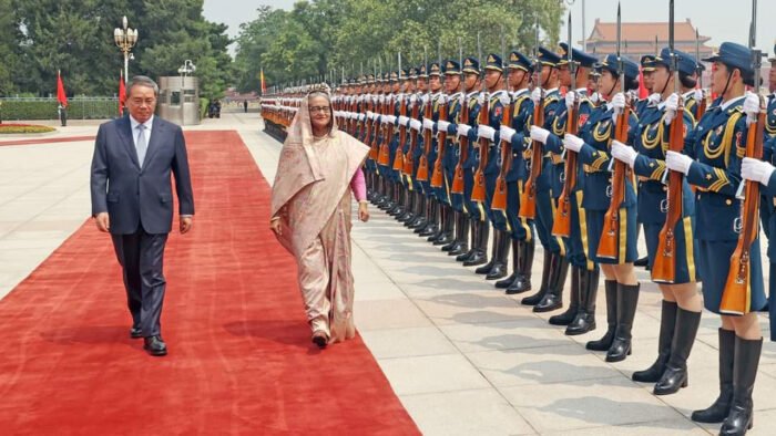 চীনের গ্রেট হল অব দ্য পিপলে শেখ হাসিনাকে উষ্ণ সংবর্ধনা