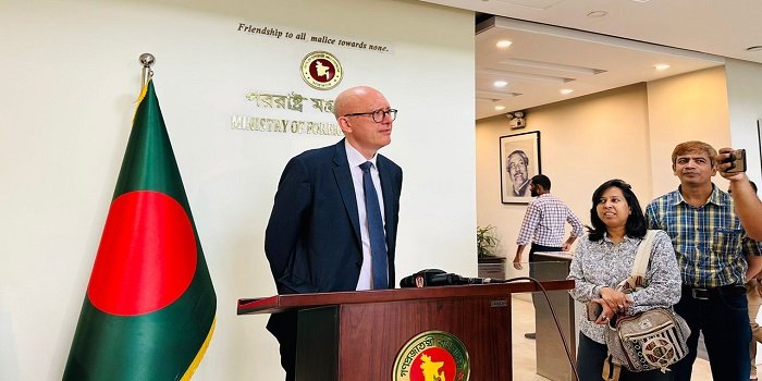 এলডিসি উত্তরণের দিকে বাংলাদেশকে মনোযোগী হওয়া প্রয়োজন