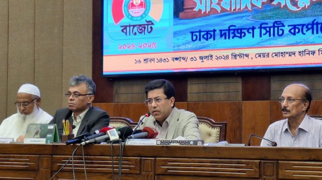 ঢাকাকে ‘বেকারমুক্ত নগরী’ গড়ার ঘোষণা মেয়র তাপসের