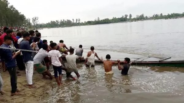 সুনামগঞ্জে নদীতে নৌকাডুবিতে শিশুসহ নিখোঁজ ৩