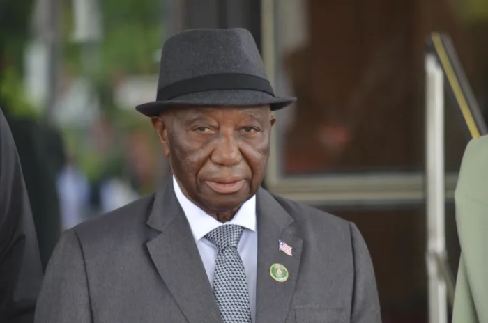 নিজের বেতন কমালেন লাইবেরিয়ার প্রেসিডেন্ট