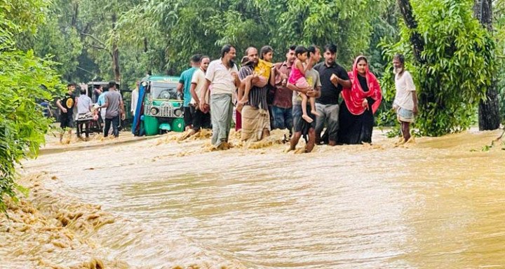 বন্যায় ১৩ জনের মৃত্যু, ক্ষতিগ্রস্ত ৪৫ লাখ মানুষ