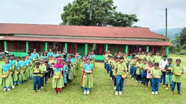 ঝড়ে পড়া শিশুদের শিক্ষার আলো ছড়িয়ে দিচ্ছে বসুন্ধরা শুভসংঘ স্কুল