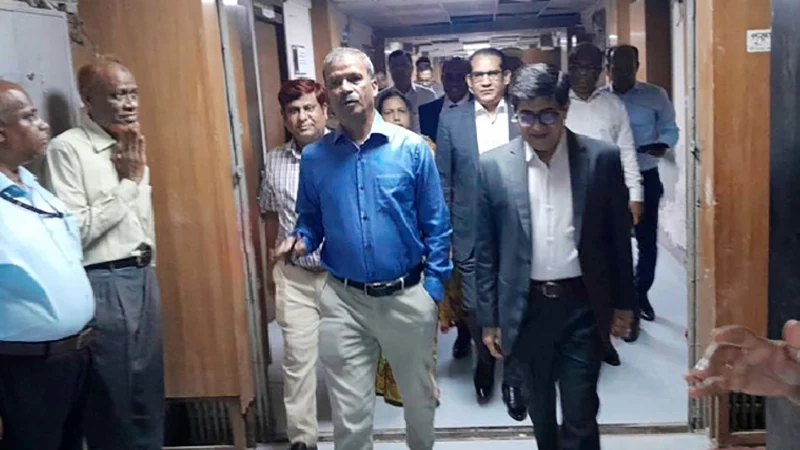 শনিবার অফিস শুরু করলেন আসিফ নজরুল