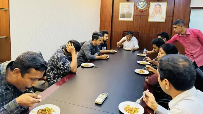 আমাদের জোর করে খাবার টেবিলে বসিয়ে ভিডিও করা হয়েছিল