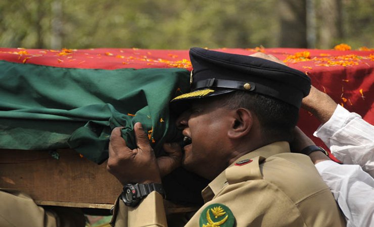 পিলখানায় ৫৭ সেনা কর্মকর্তা হত্যার বদলা চান আযমী