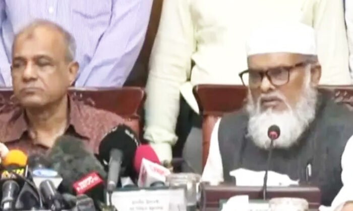 ‘দুর্গাপূজায় স্বেচ্ছাসেবক হতে আগ্রহী মাদ্রাসা শিক্ষার্থীরা’