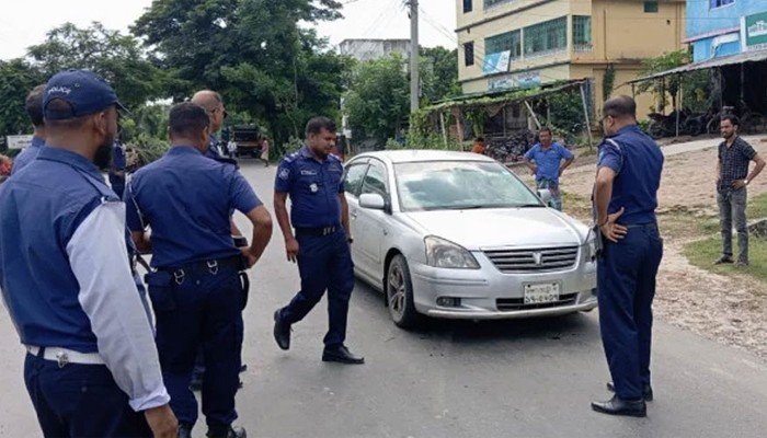 ভারতে পালানোর সময় সাবেক অতিরিক্ত অ্যাটর্নি জেনারেলসহ আটক ৫