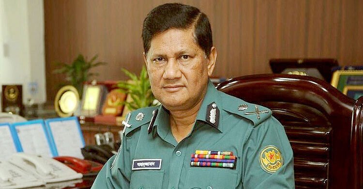 আছাদুজ্জামান মিয়াকে নেয়া হলো আদালতে