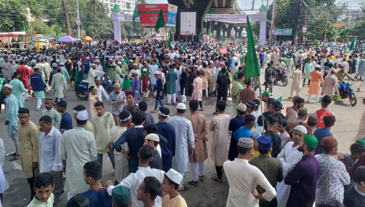 চট্টগ্রামে জশনে জুলুসে লাখো জনতার ঢল