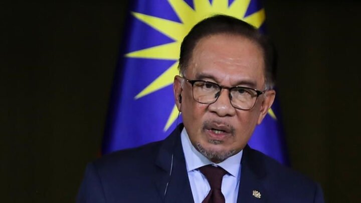 বাংলাদেশে আসছেন মালয়েশিয় প্রধানমন্ত্রী আনোয়ার ইব্রাহিম