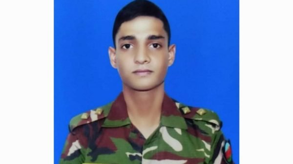 কক্সবাজারে ডাকাতি প্রতিরোধ অভিযানে তরুণ সেনা কর্মকর্তা নি.হ.ত