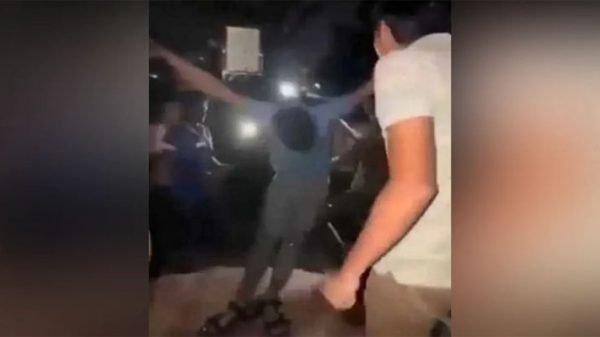 গান গেয়ে পিটিয়ে যুবককে মেরে ফেলার ভিডিও ভাইরাল!