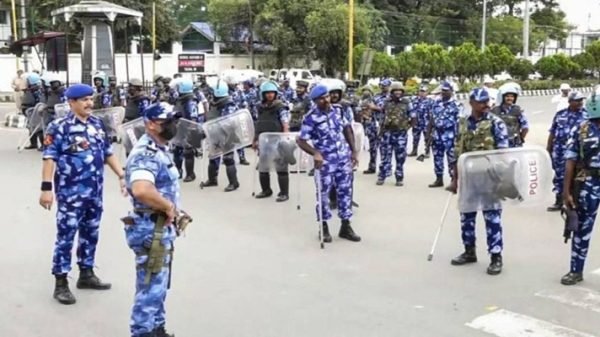 অশান্ত মণিপুরে কারফিউ জারি, ইন্টারনেট সেবা বন্ধ